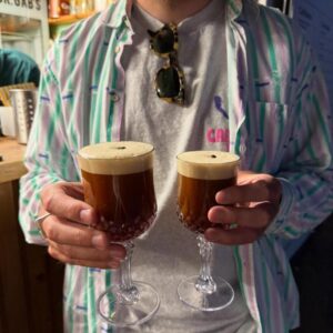 Deux cocktails au café servis à La Boélande